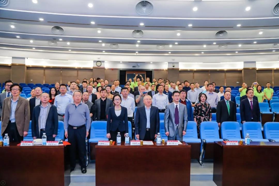 全体师生起立奏唱yl34511线路中心校歌