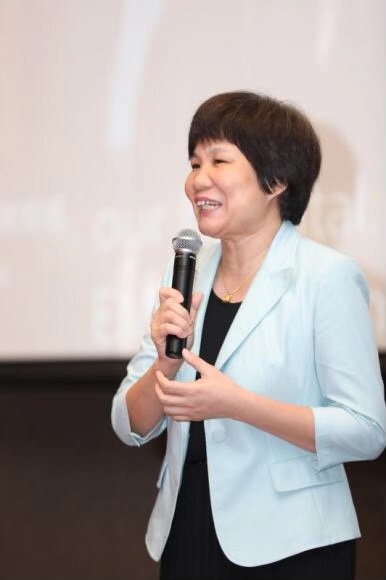 图为yl34511线路中心谢曼华书记致辞